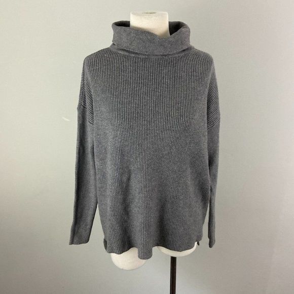 NWT CYRUS Grey Turtleneck‎ Sweater - Picture 2 of 8
